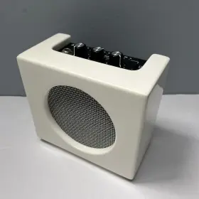 Amp3 Soundtech Guitar Amp Portable Mini Uses 9 Volt Battery