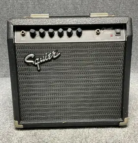 Cpr-1 Squier Champ Pr 15 G Dual Cascading Gain Compact Guitar Amplifier