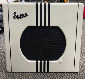 Supro 1822rib Delta King 12 15 Watt 1 X Inch Tube Combo Amp - Ivory With Black Stripes