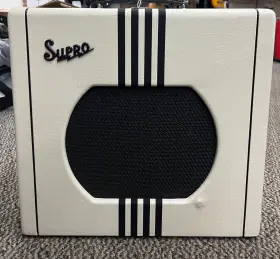 1822rib Supro Delta King 12 15 Watt 1 X Inch Tube Combo Amp - Ivory With Black Stripes