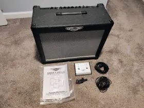 Dg30d2 Traynor Dynagain 30-watt 1x12 Inch Solid State Guitar Combo With Dsp Effects