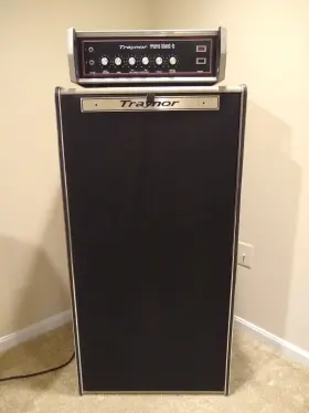 Yc-188 Traynor Mono-block B Bass Amplifier And Speaker Cabinet