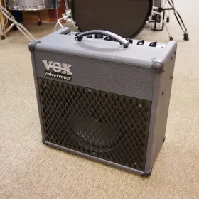 Ad15vt-xl Vox Valvetronix Guitar Amp - For Parts Or Repair