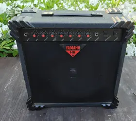 Hr-1000 Yamaha Vintage Guitar Amp 15w Compact With Distortion Works Made In Japan