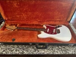 1965 Fender Duo Sonic Ii Electric Guitar W/ohsc Personally Owned 50 Years 103397 Used. Price: $2999.87.