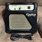 Epiphone Valve Junior 1X8 Tube Guitar Combo, 4 Ohm Class-a Studio Amplifier Used. Price: $249.95.