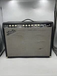 Vintage 2001 Fender Custom Vibrolux Reverb-amp Professional Tube Amplifier S1 Used. Price: $1299.99.