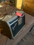 Fender Acoustasonic 40 Acoustic Guitar Amplifier - Brown And Wheat (2314200000) Open. Price: $225.00.