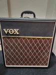 Vox AC4C1-12 Custom Series 4W All-tube 1X12" Guitar Combo Amplifier #W09-009790 Used. Price: $449.99.