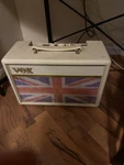 Vox V9106 Pathfinder Guitar Amplifier White Union Jack Model Used. Price: $119.00.