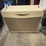 Crate Series V212 Cabinet Guitar Amplifier 2SPKR 8 Ohm Electric Used. Price: $300.00.