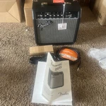 Fender Frontman 20G 20-WATT Combo Amplifier Black (2311500000) Open. Price: $72.99.