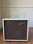 Gibson Falcon 5 7-WATT 1X10" Guitar Combo Used. Price: $999.00.