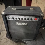Roland GC-405X Combo Guitar Amplifier 32W Speakers 2-CHANNEL Solid State 8 Ohm Used. Price: $350.00.