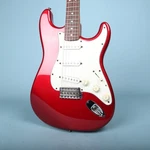 1998 Fender Deluxe Powerhouse Stratocaster Electric Guitar Red Used. Price: $695.00.